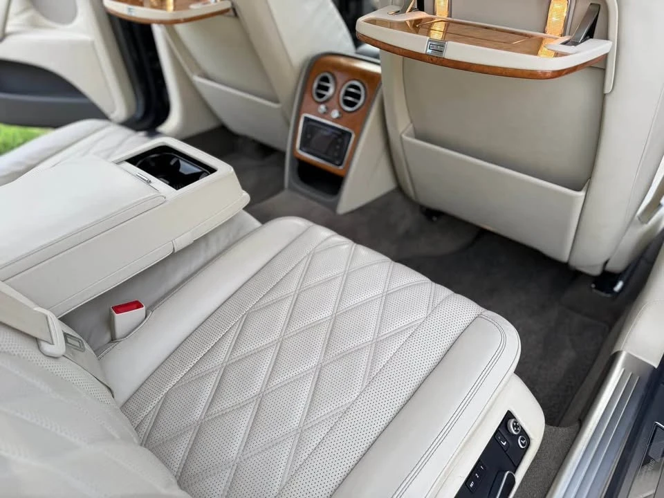 2016 Bentley - Image 14 of 18