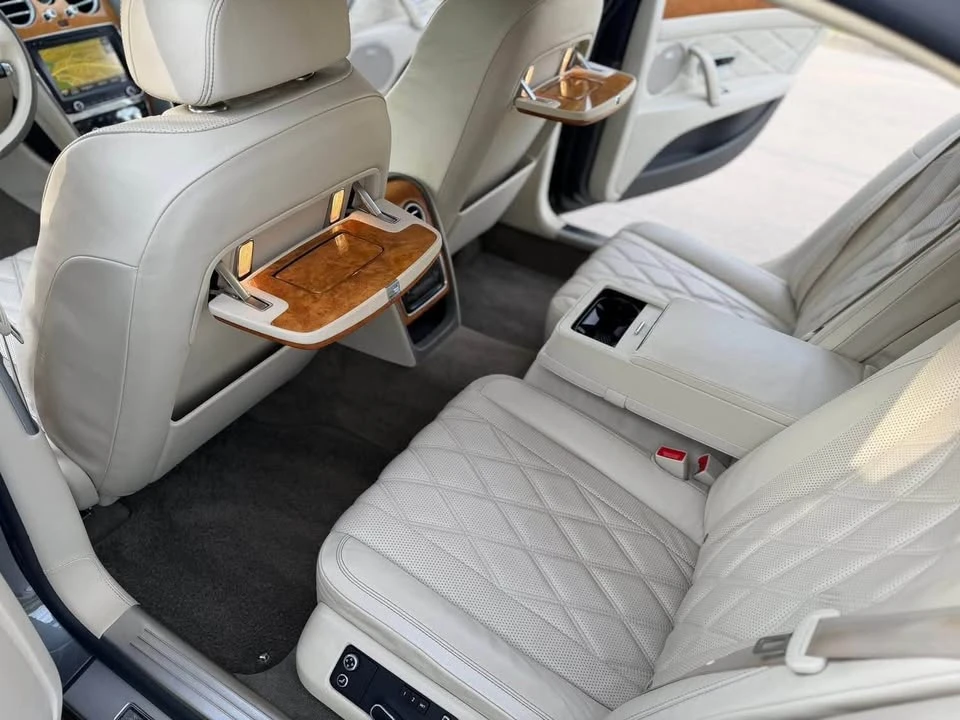 2016 Bentley - Image 12 of 18