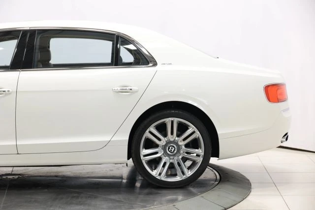 2016 Bentley Continental Flying Spur - Image 9 of 12