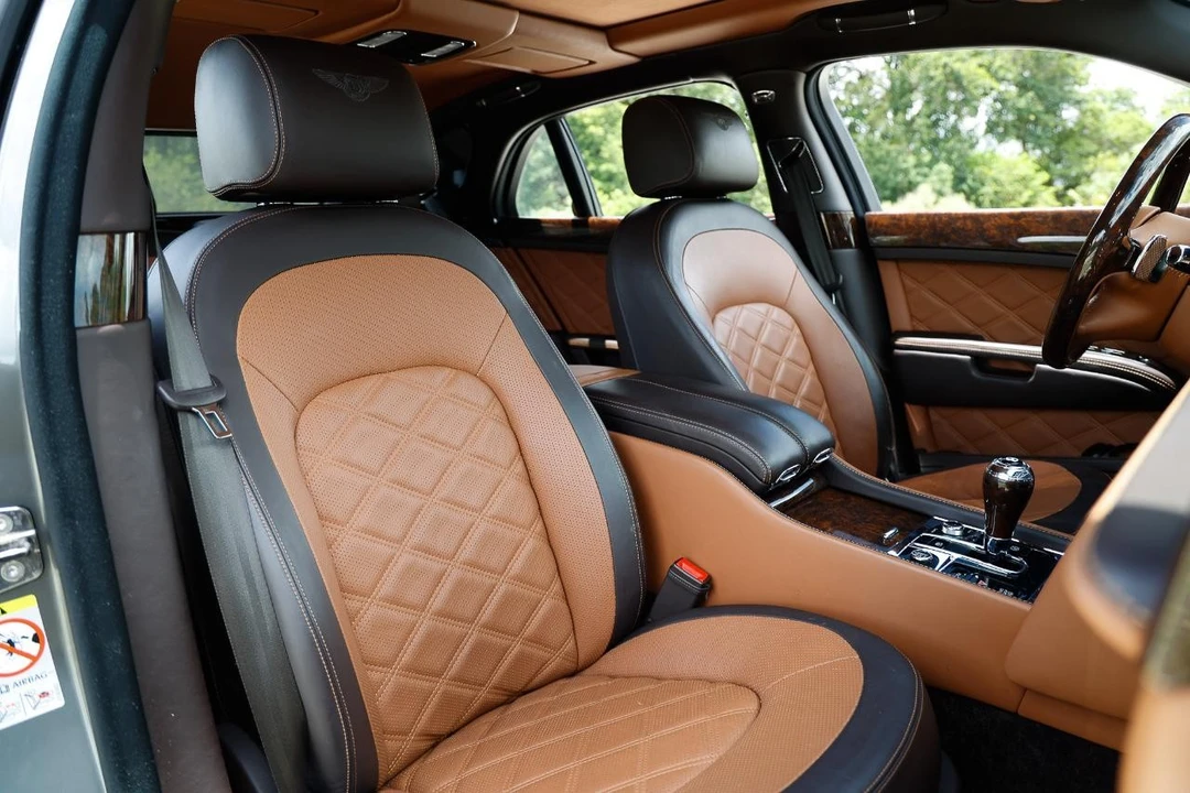 2016 Bentley - Image 18 of 31