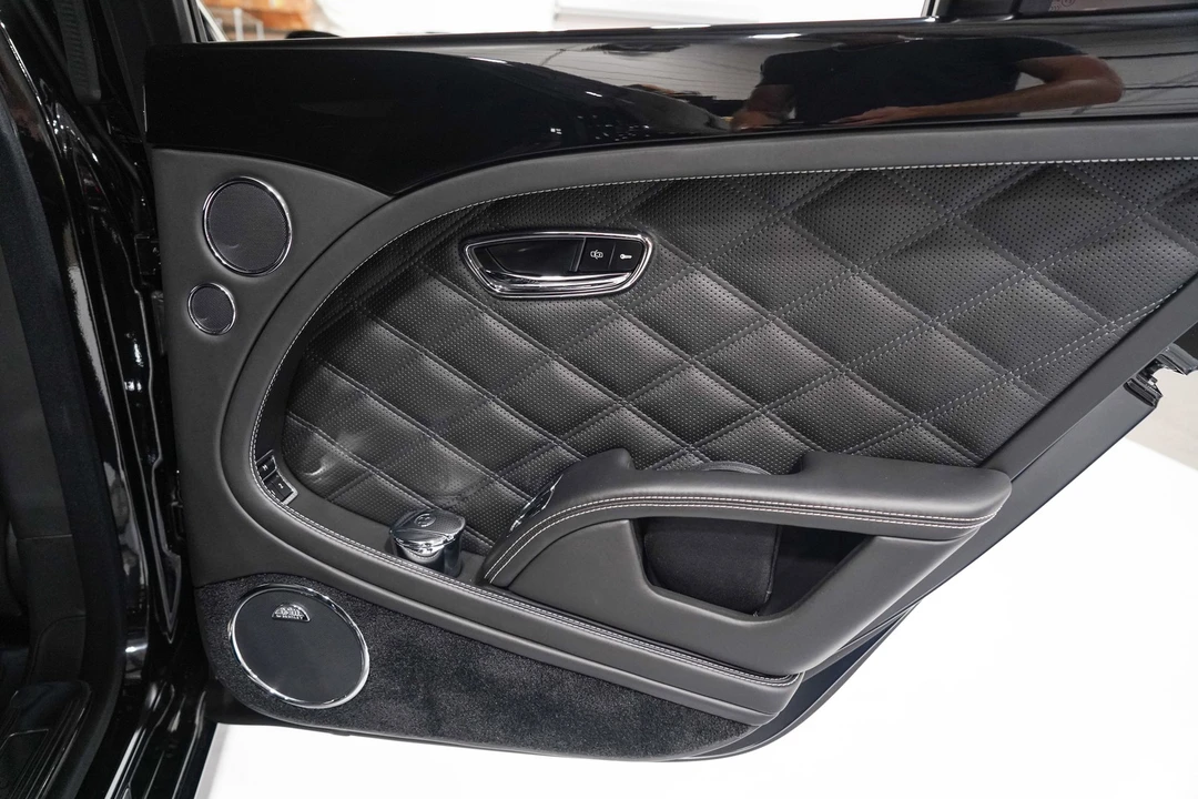 2016 Bentley - Image 19 of 31