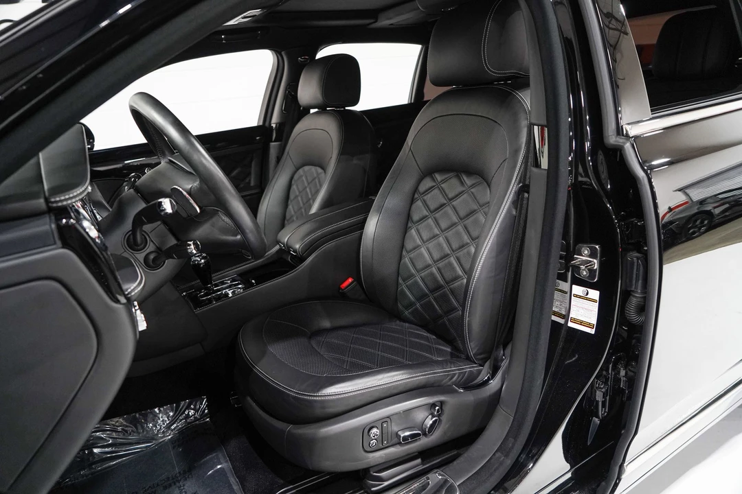 2016 Bentley - Image 9 of 31