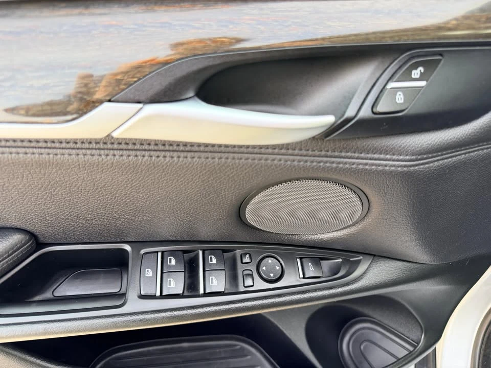 2016 Bentley Bentayga - Image 8 of 20