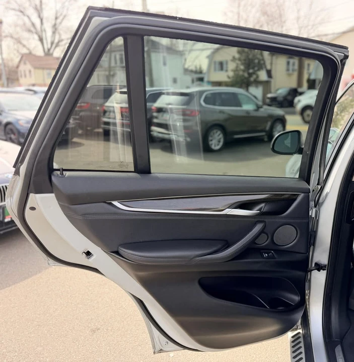2016 Bentley Bentayga - Image 10 of 20