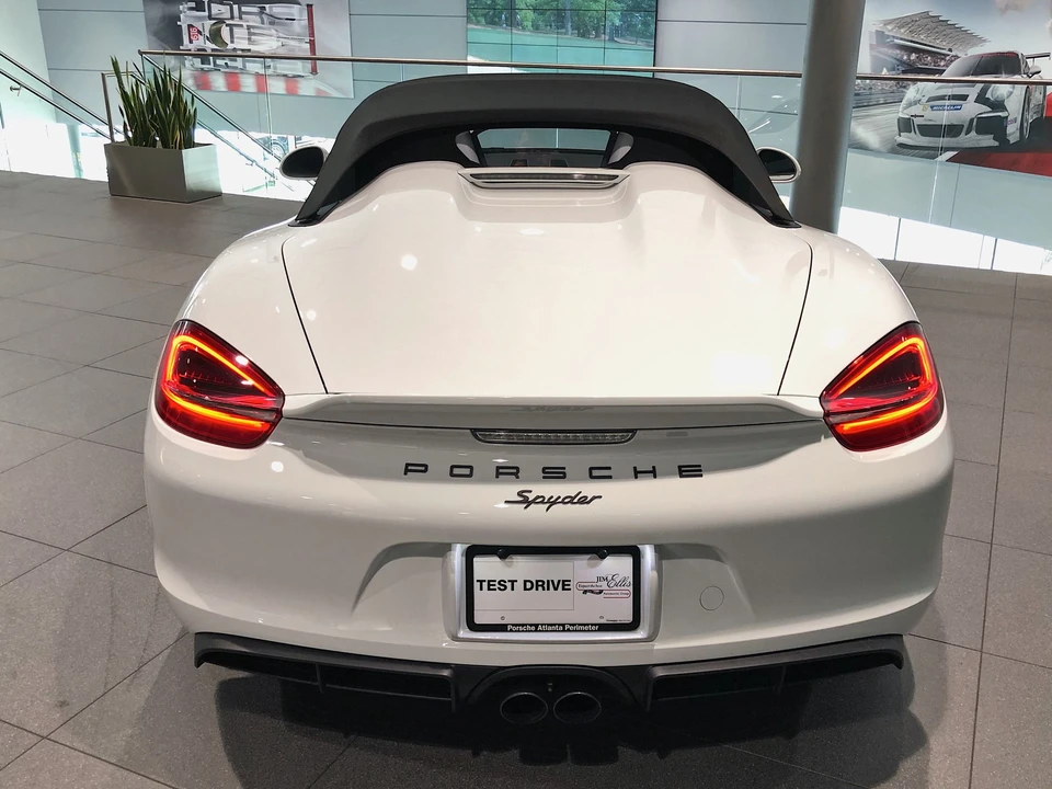 2016 Porsche 981 Boxster Spyder - Image 4 of 10