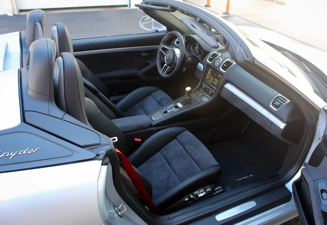 2016 Porsche 981 Boxster Spyder - Image 10 of 13