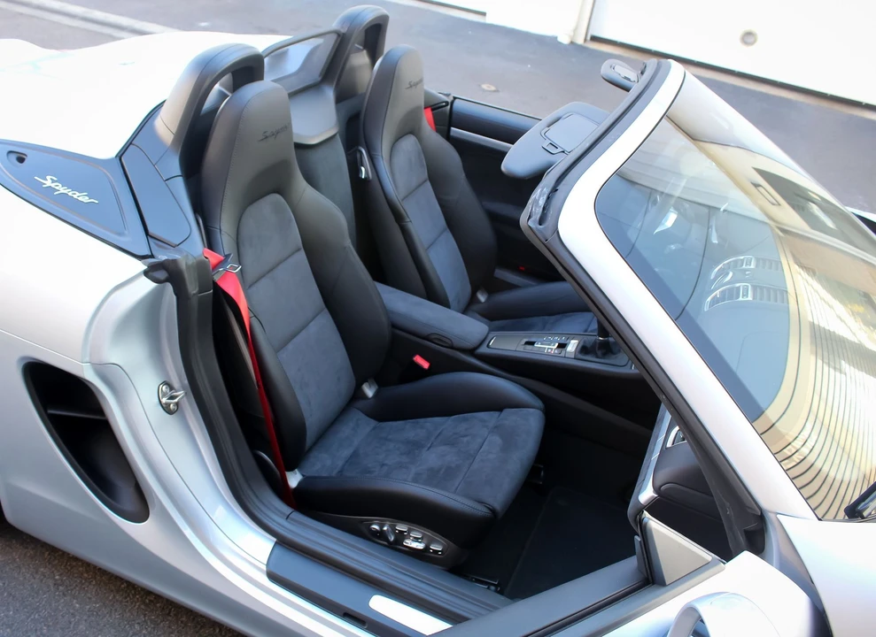2016 Porsche 981 Boxster Spyder - Image 11 of 13