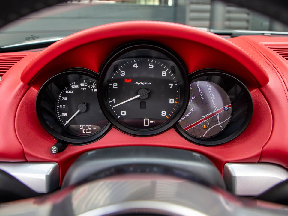 2016 Porsche 981 Boxster Spyder - Image 9 of 19
