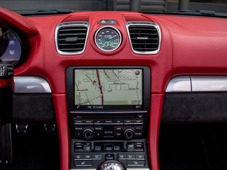 2016 Porsche 981 Boxster Spyder - Image 10 of 19