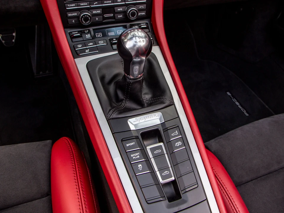 2016 Porsche 981 Boxster Spyder - Image 11 of 19