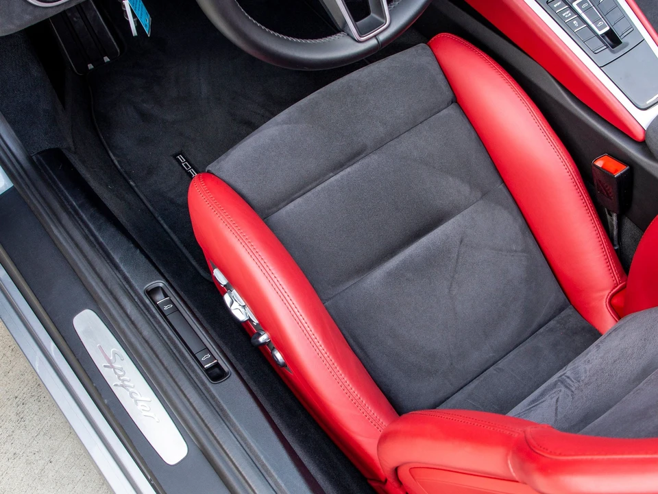2016 Porsche 981 Boxster Spyder - Image 14 of 19