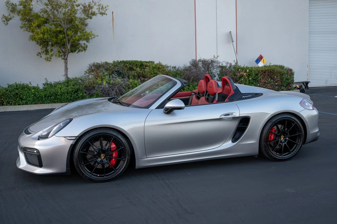 2016 Porsche 981 Boxster Spyder - Image 7 of 31
