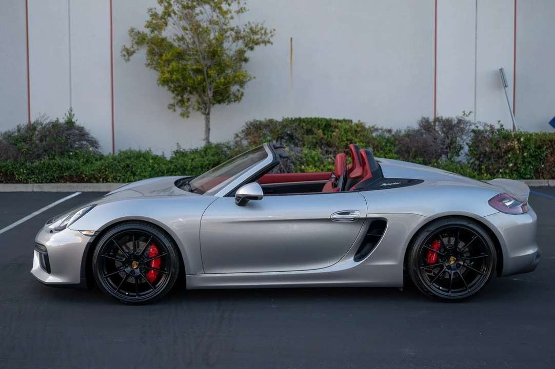 2016 Porsche 981 Boxster Spyder - Image 8 of 31