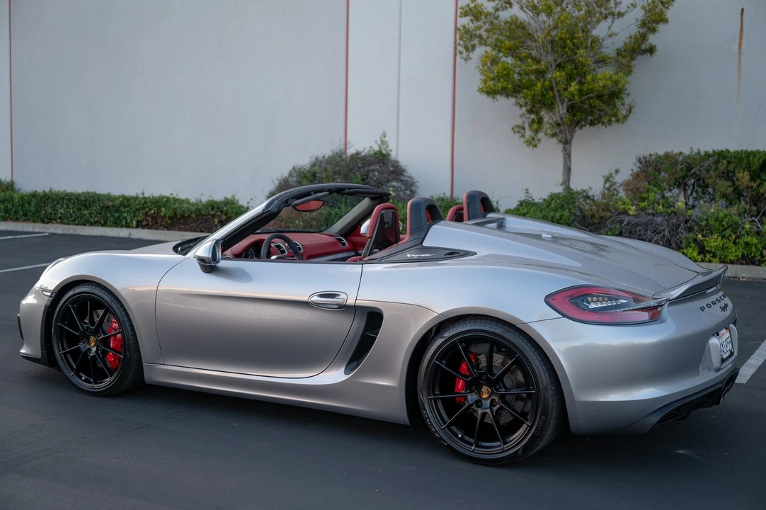 2016 Porsche 981 Boxster Spyder - Image 9 of 31