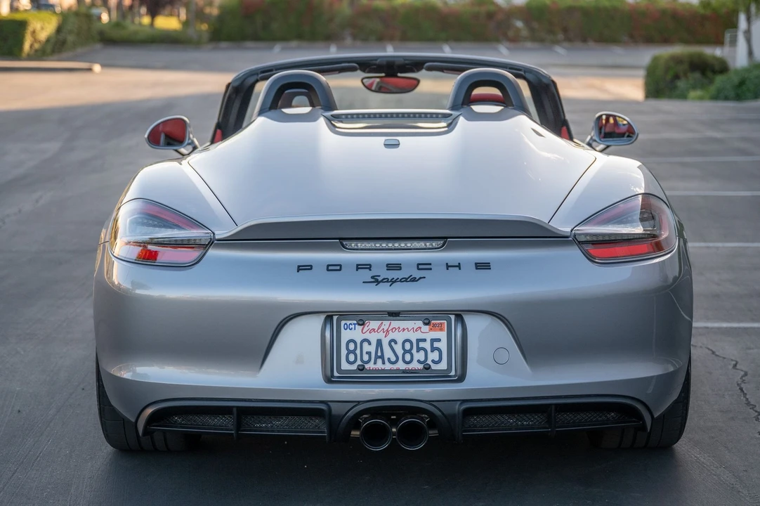 2016 Porsche 981 Boxster Spyder - Image 12 of 31