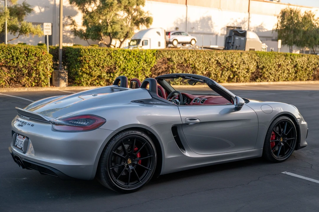 2016 Porsche 981 Boxster Spyder - Image 14 of 31