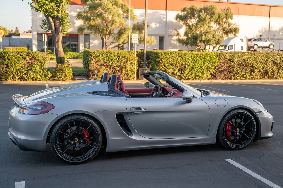 2016 Porsche 981 Boxster Spyder - Image 15 of 31