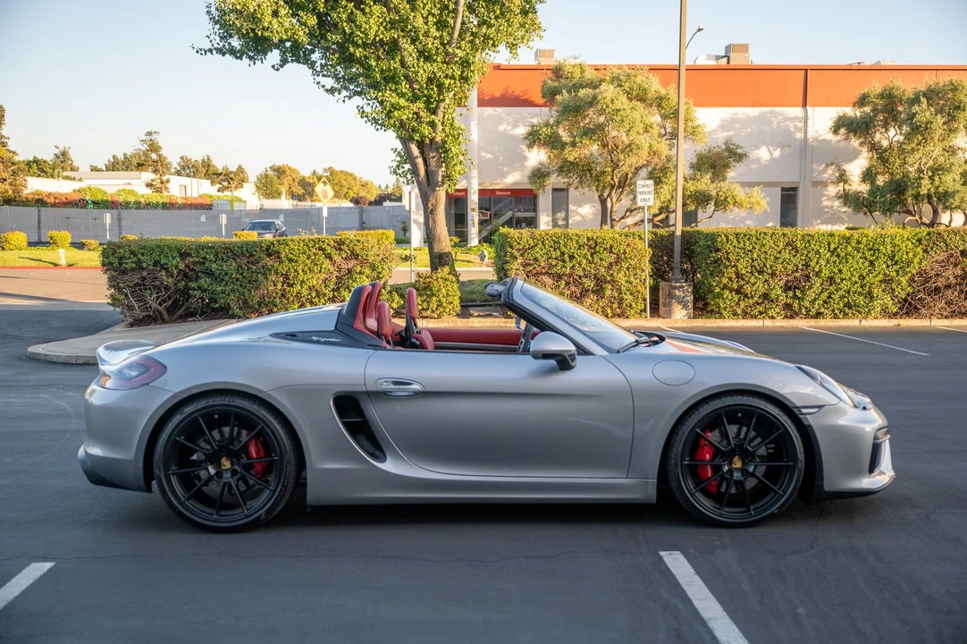 2016 Porsche 981 Boxster Spyder - Image 16 of 31