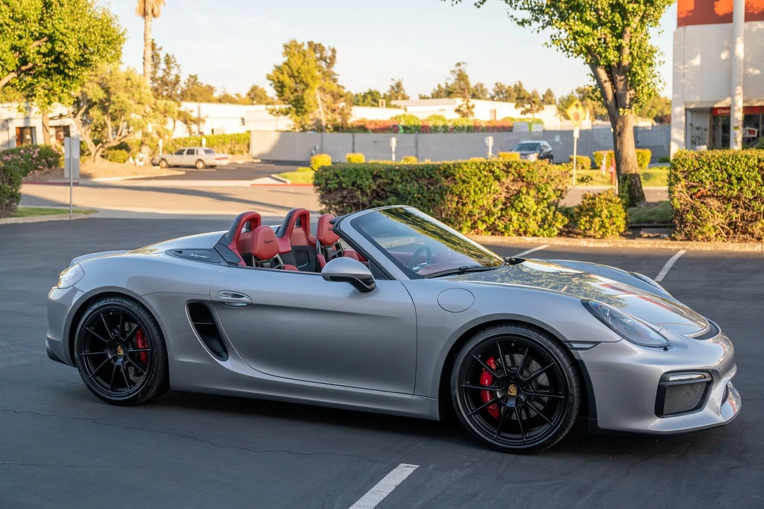 2016 Porsche 981 Boxster Spyder - Image 17 of 31