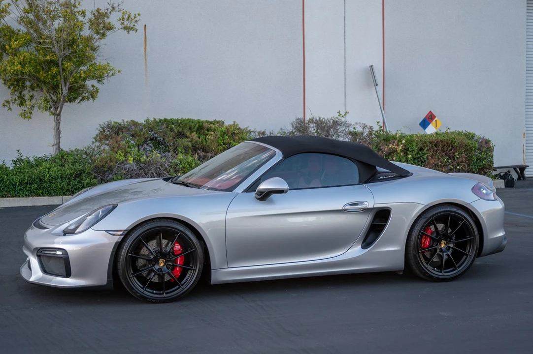 2016 Porsche 981 Boxster Spyder - Image 25 of 31