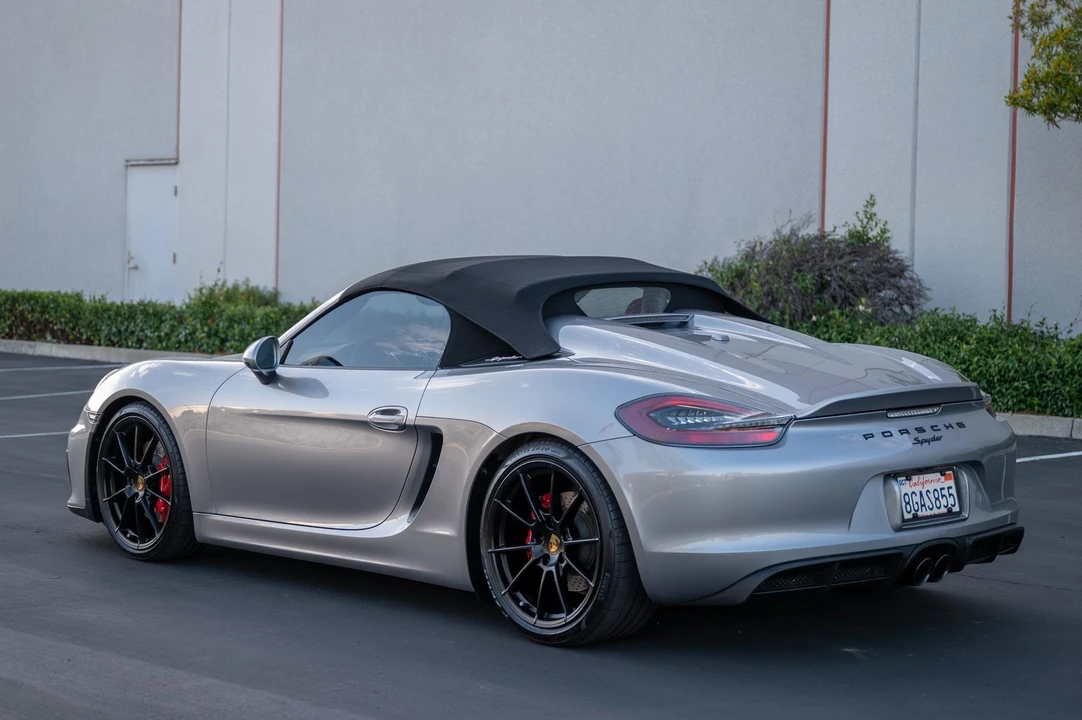 2016 Porsche 981 Boxster Spyder - Image 27 of 31