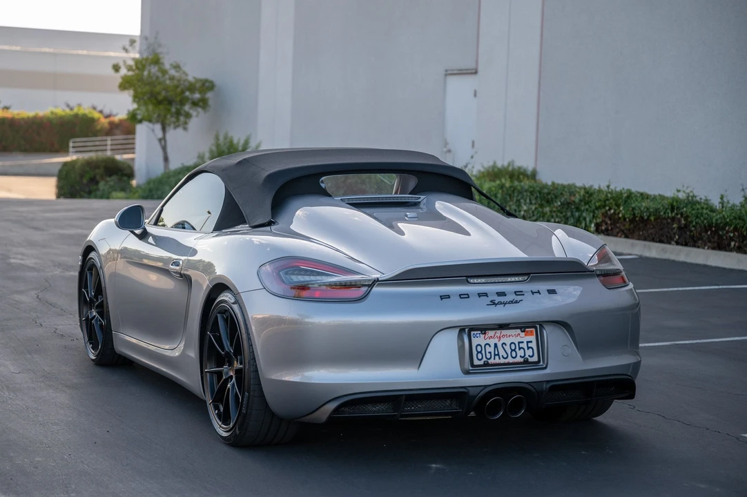 2016 Porsche 981 Boxster Spyder - Image 28 of 31