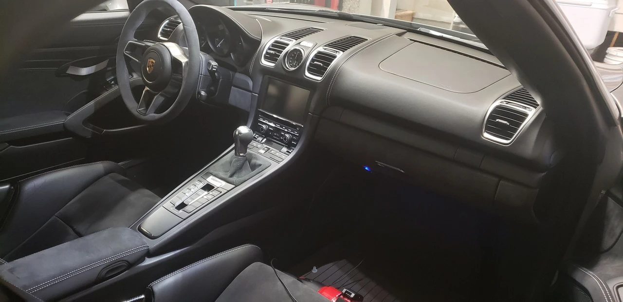 2016 Porsche 981 Boxster Spyder - Image 6 of 22