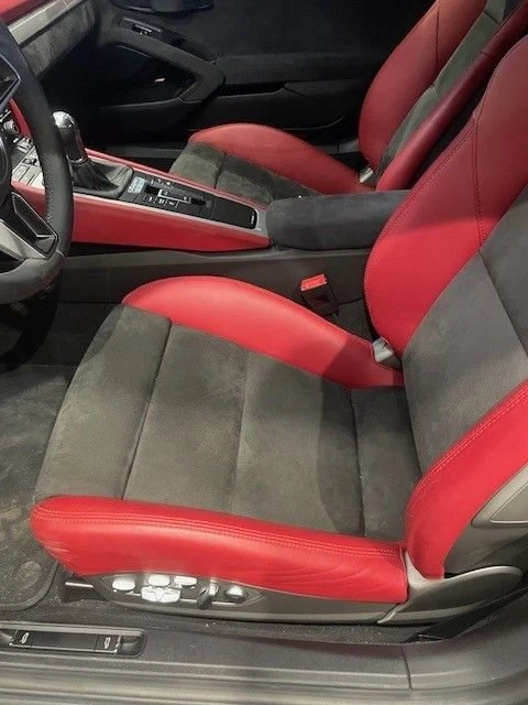 2016 Porsche 981 Boxster Spyder - Image 10 of 11