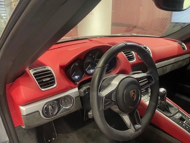 2016 Porsche 981 Boxster Spyder - Image 7 of 11