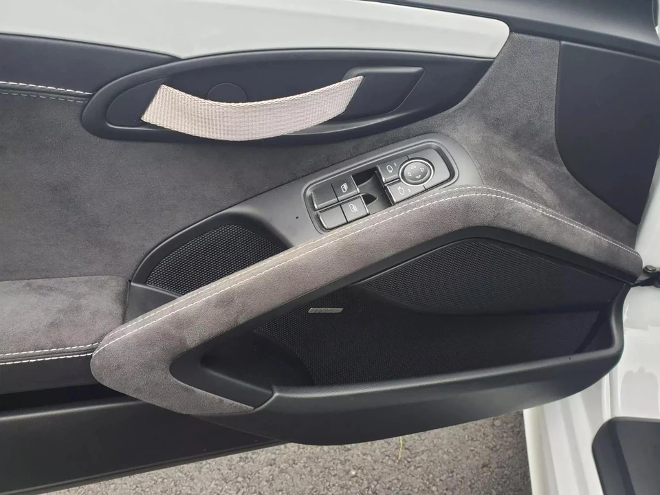 2016 Porsche 981 Boxster Spyder - Image 6 of 9