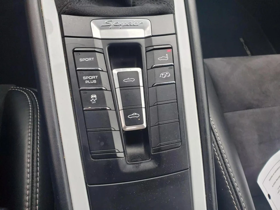 2016 Porsche 981 Boxster Spyder - Image 9 of 9