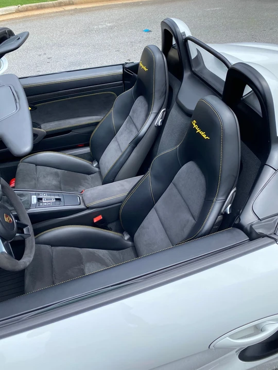 2016 Porsche 981 Boxster Spyder - Image 15 of 19