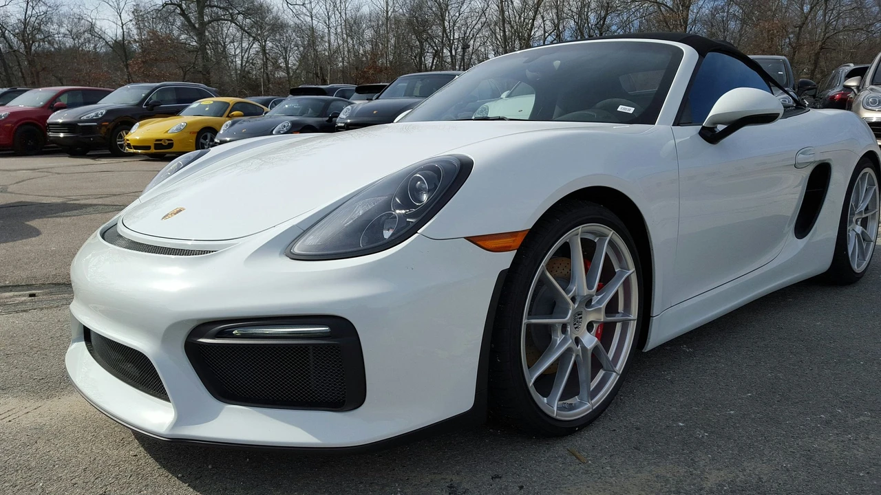 2016 Porsche 981 Boxster Spyder - Image 3 of 4