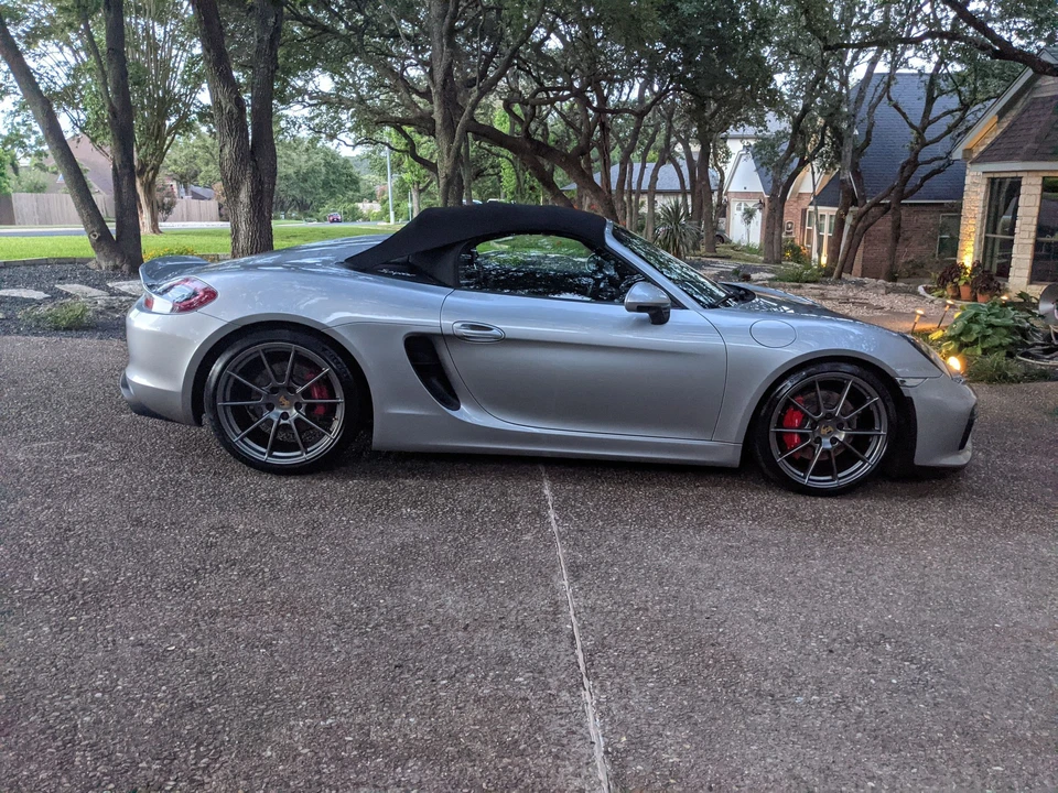 2016 Porsche 981 Boxster Spyder - Image 8 of 20