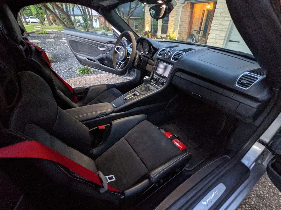 2016 Porsche 981 Boxster Spyder - Image 19 of 20