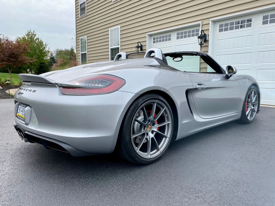 2016 Porsche 981 Boxster Spyder - Image 8 of 31