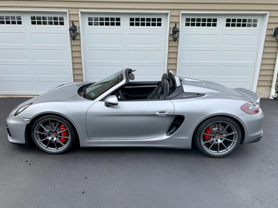 2016 Porsche 981 Boxster Spyder - Image 5 of 31