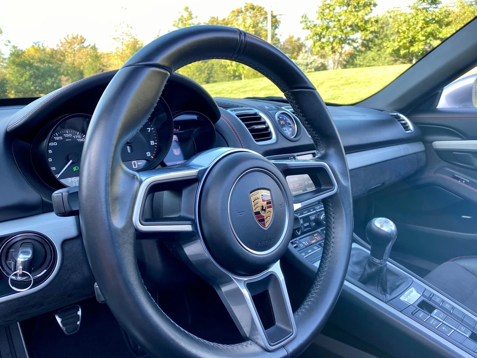 2016 Porsche 981 Boxster Spyder - Image 19 of 31