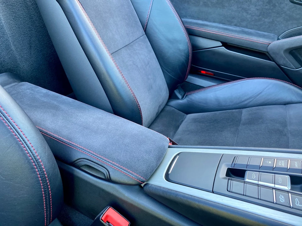 2016 Porsche 981 Boxster Spyder - Image 25 of 31