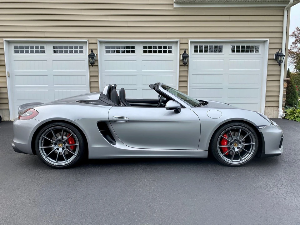 2016 Porsche 981 Boxster Spyder - Image 2 of 31