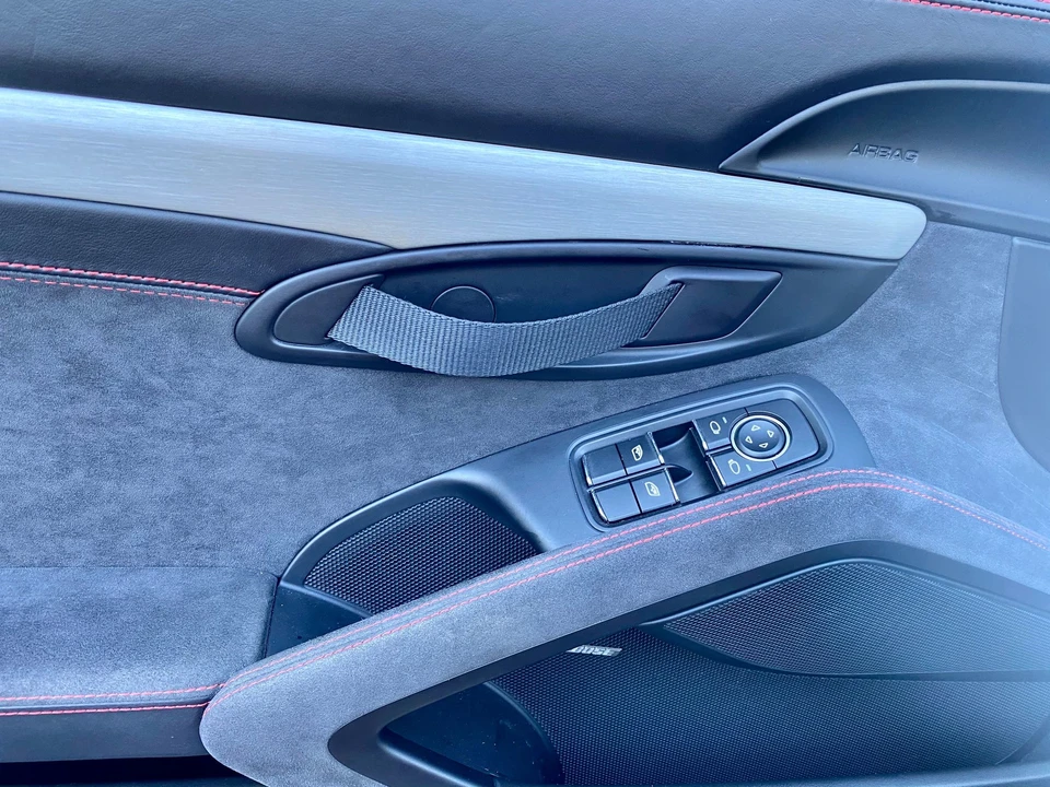 2016 Porsche 981 Boxster Spyder - Image 20 of 31