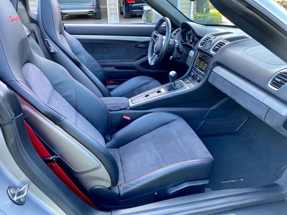 2016 Porsche 981 Boxster Spyder - Image 27 of 31