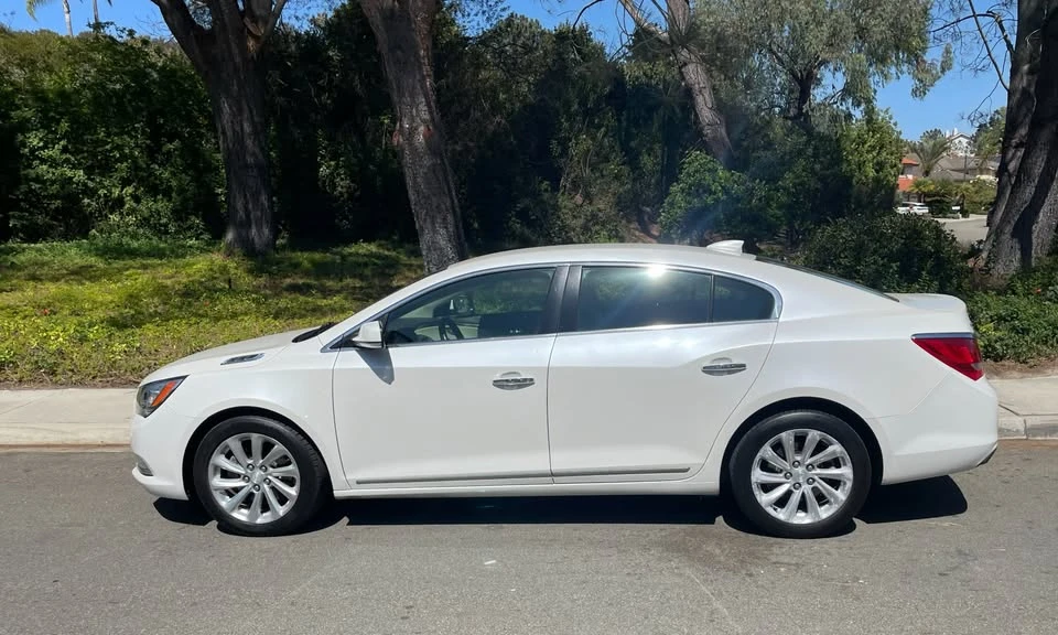2016 Buick LaCrosse - Image 2 of 17