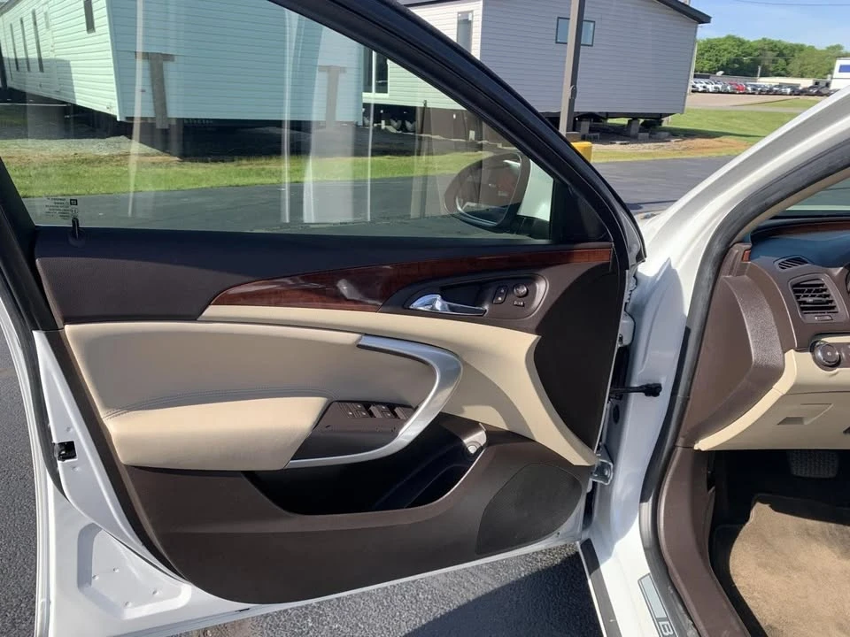 2016 Buick Regal - Image 12 of 16
