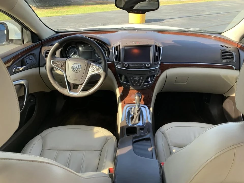 2016 Buick Regal - Image 10 of 16