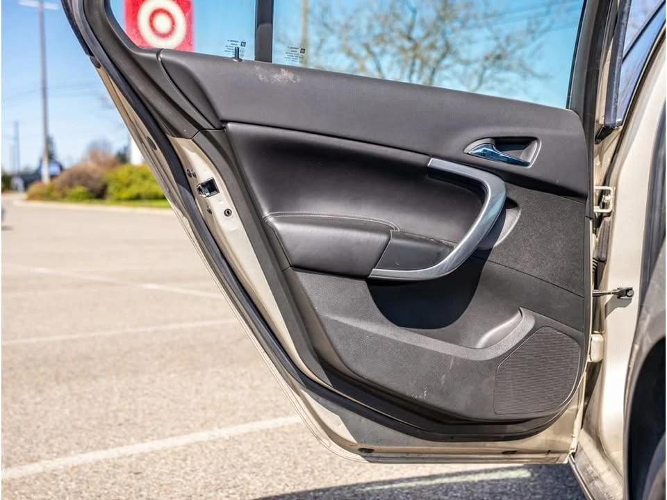 2016 Buick Regal - Image 11 of 19