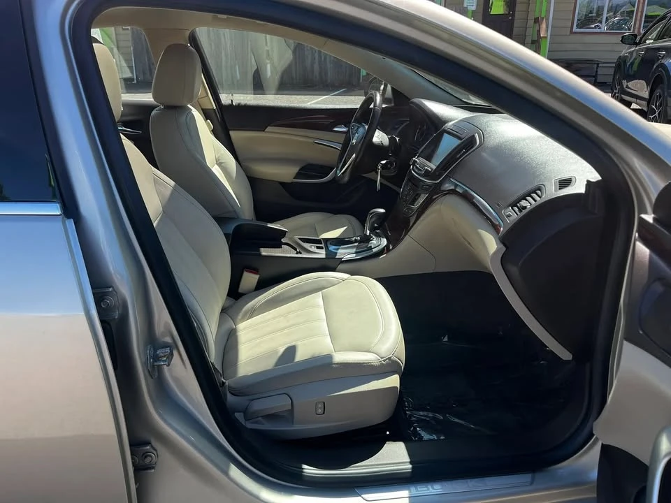 2016 Buick Regal - Image 16 of 19