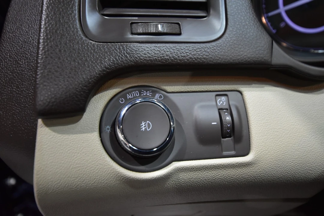 2016 Buick Regal - Image 17 of 21