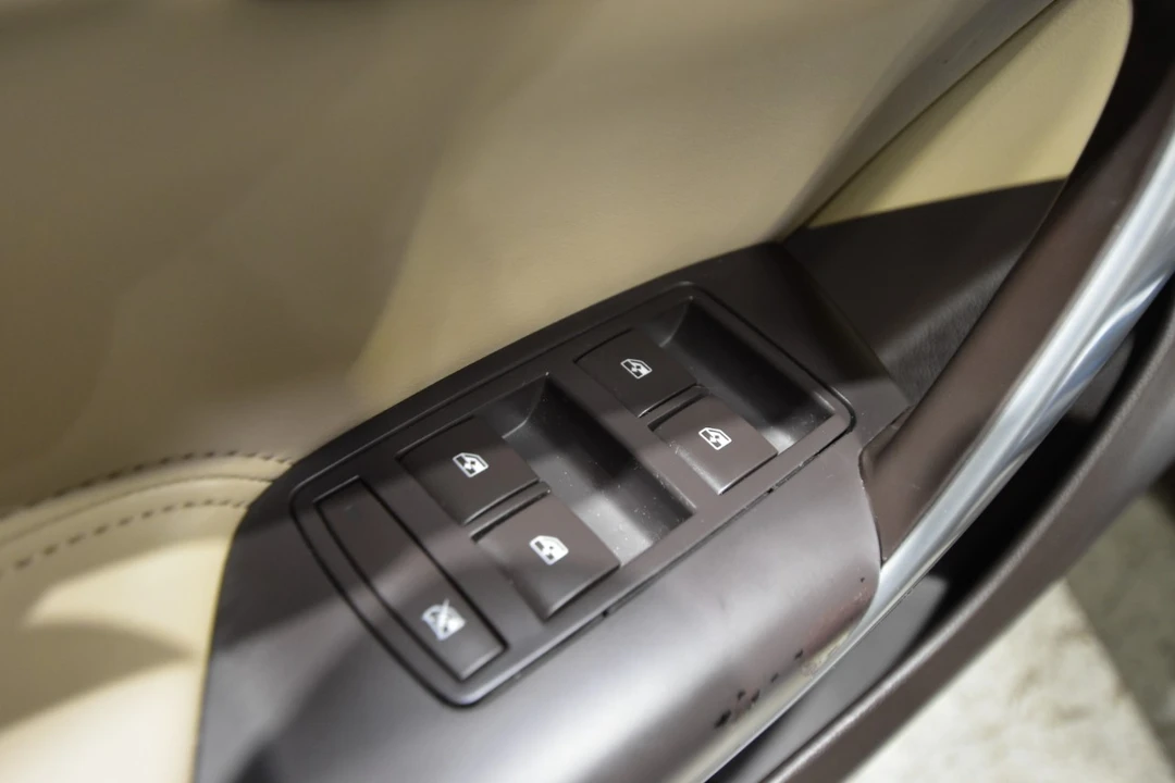 2016 Buick Regal - Image 14 of 21