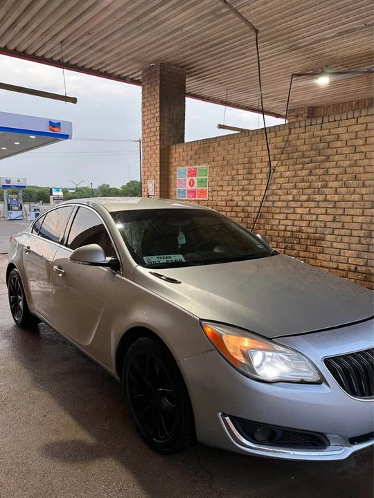 2016 Buick Regal - Image 2 of 9
